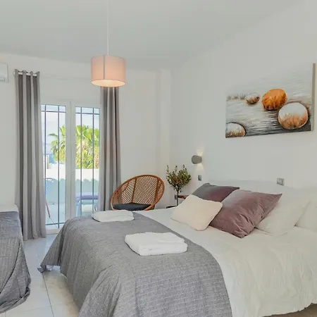 Olive Grove Beachfront & Seaview (adults Only)