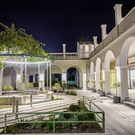 Lägenhetshotell Olive Grove Beachfront & Seaview (adults Only)