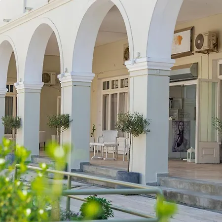 公寓式酒店 Olive Grove Beachfront & Seaview (adults Only) 3*